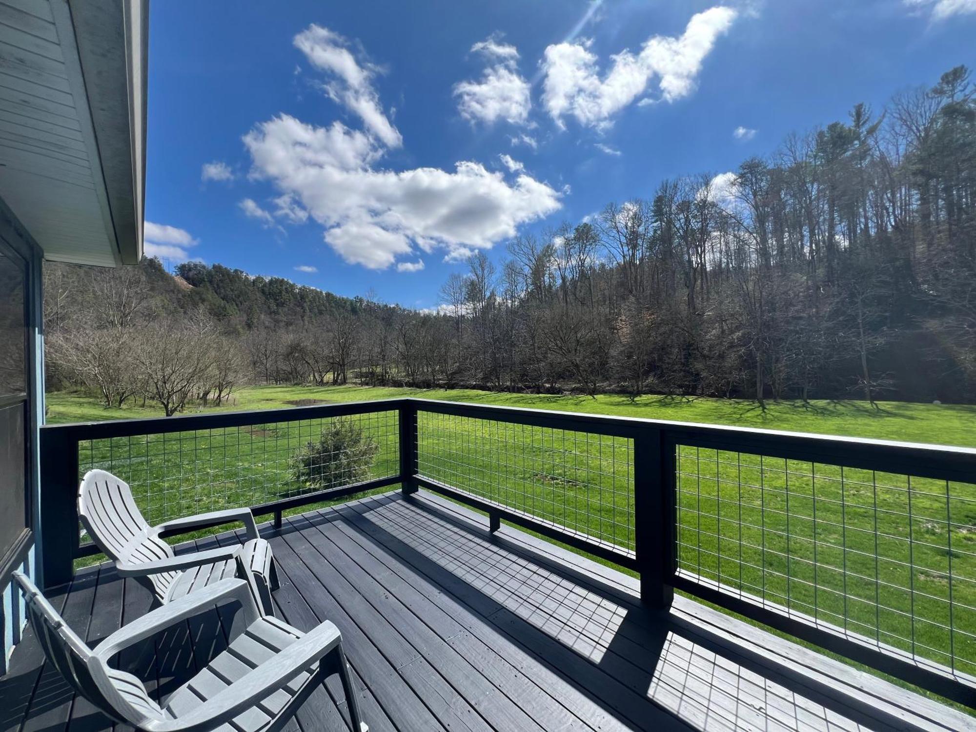 Firefly Fields 2-acres With Guest House, Game Room, Mountain & River Views