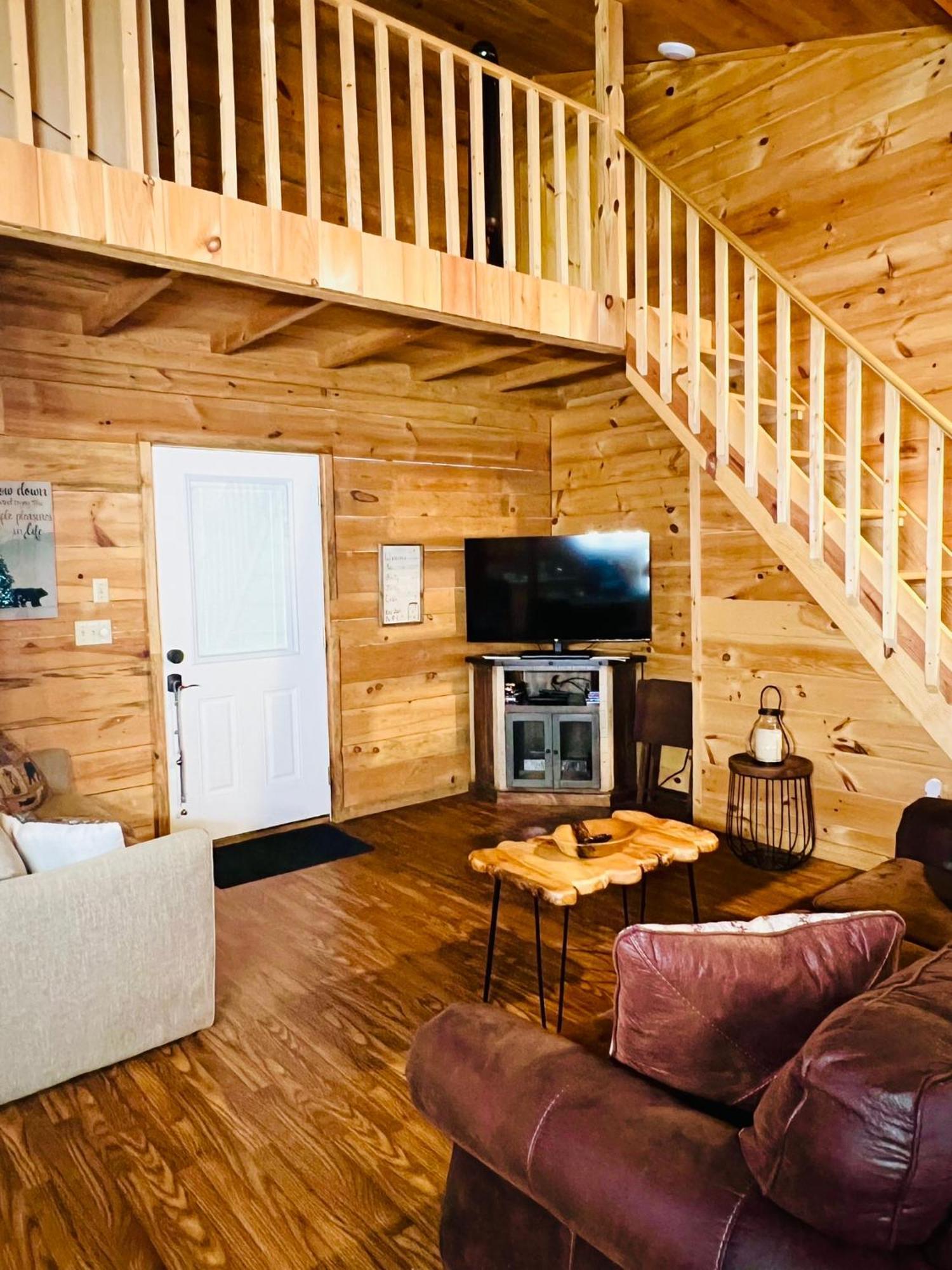 Firefly Fields 2-acres With Guest House, Game Room, Mountain & River Views Casa vacanze