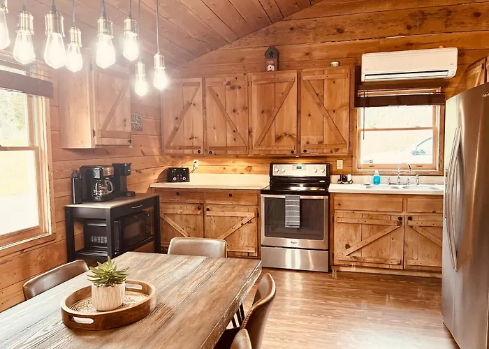 Firefly Fields 2-Acres With Guest House, Game Room, Mountain & River Views