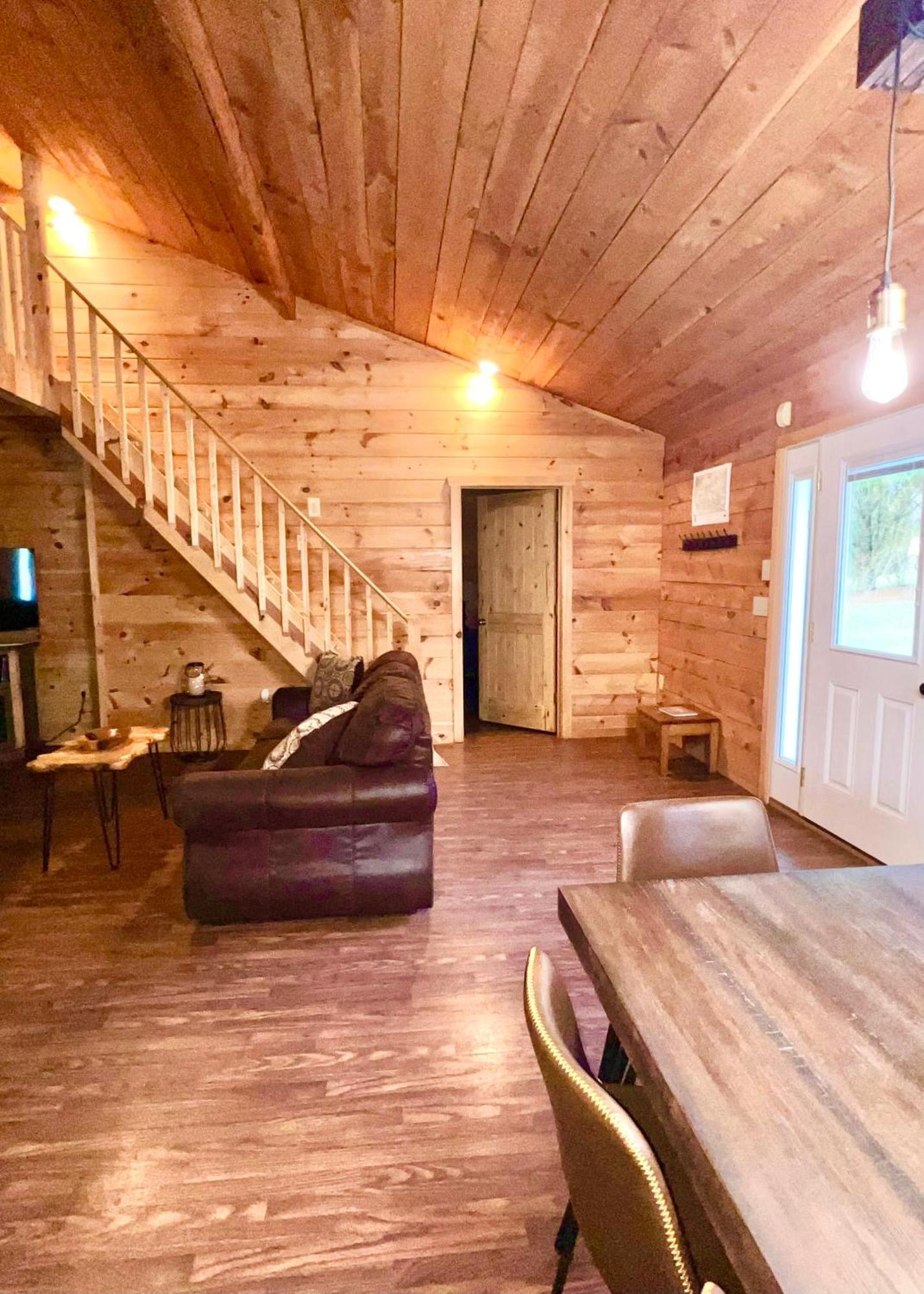 Firefly Fields 2-acres With Guest House, Game Room, Mountain & River Views *