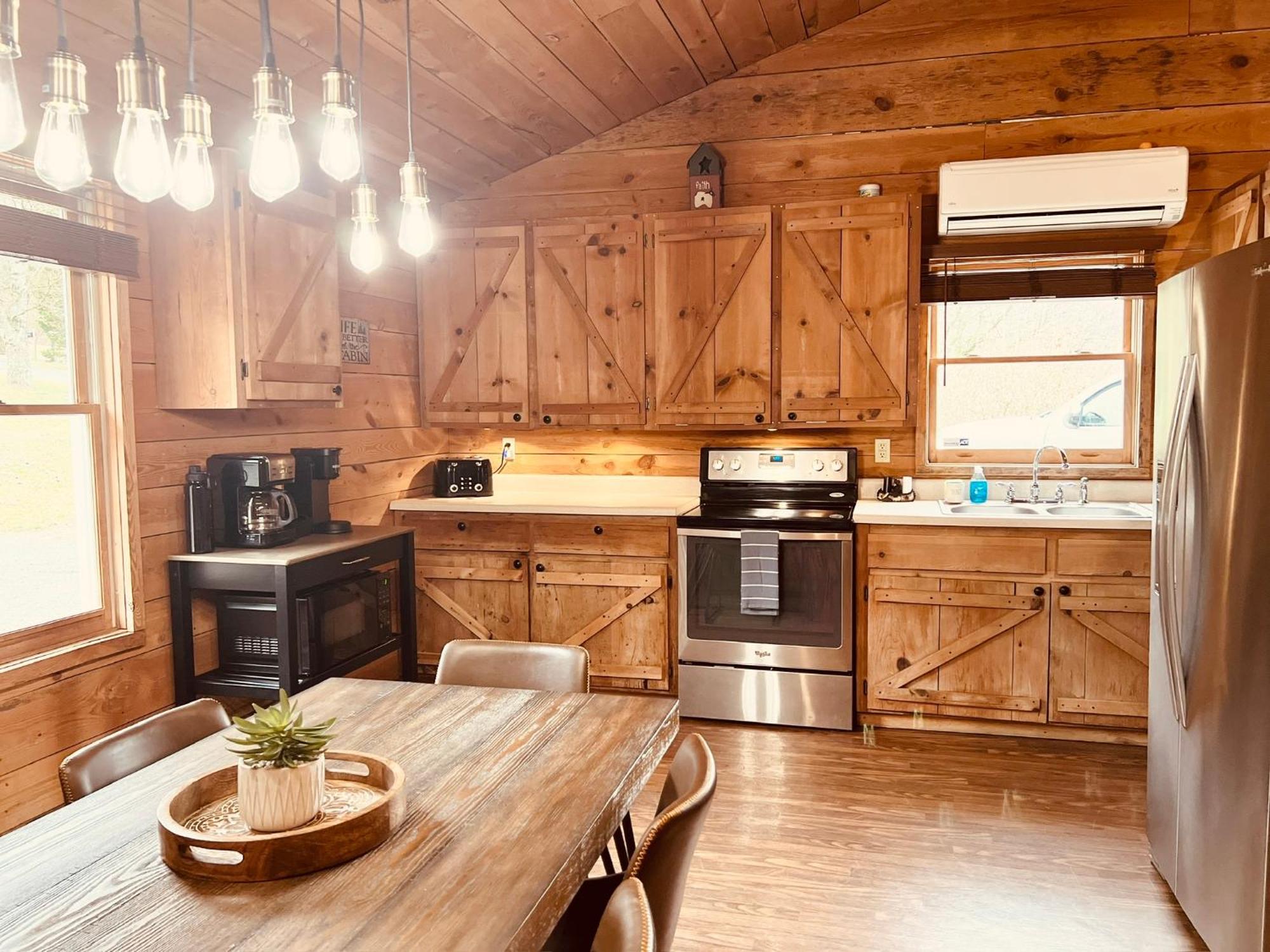Hébergement de vacances Firefly Fields 2-acres With Guest House, Game Room, Mountain & River Views Sevierville